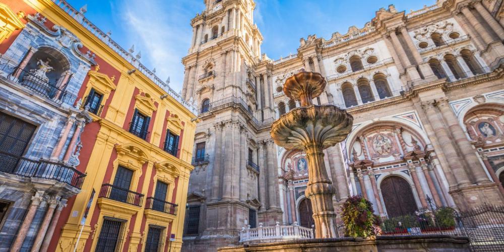 Chic Casa Cathedral At Calle Fresca 2-Bedroom Apartment In Malaga City Center Exteriör bild